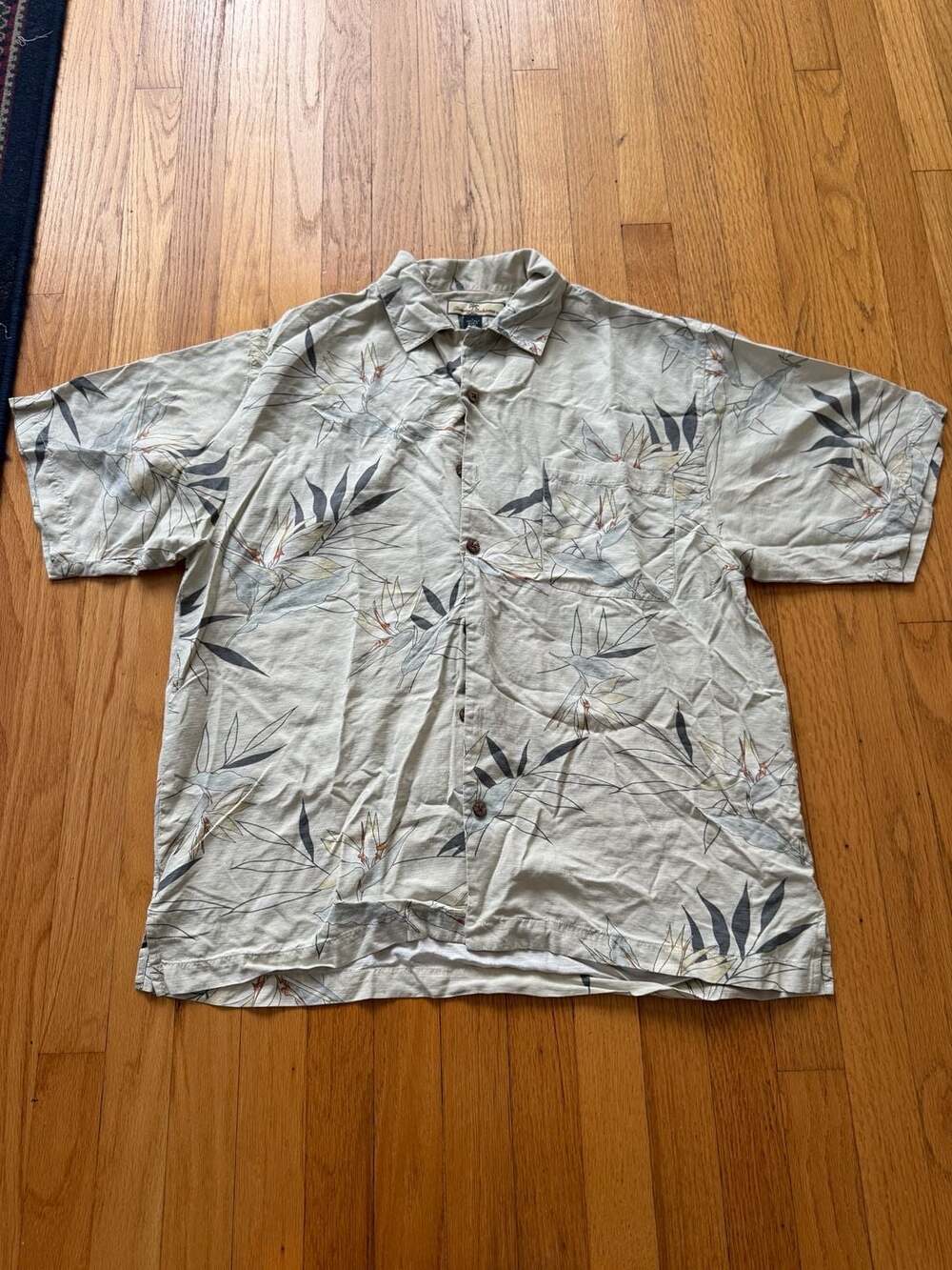 Tommy Bahama Silk Hawaiian Aloha Shirt Size L Gray Bird of Paradise